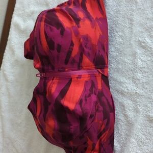 38DD  Victoria secret knockout sports bra